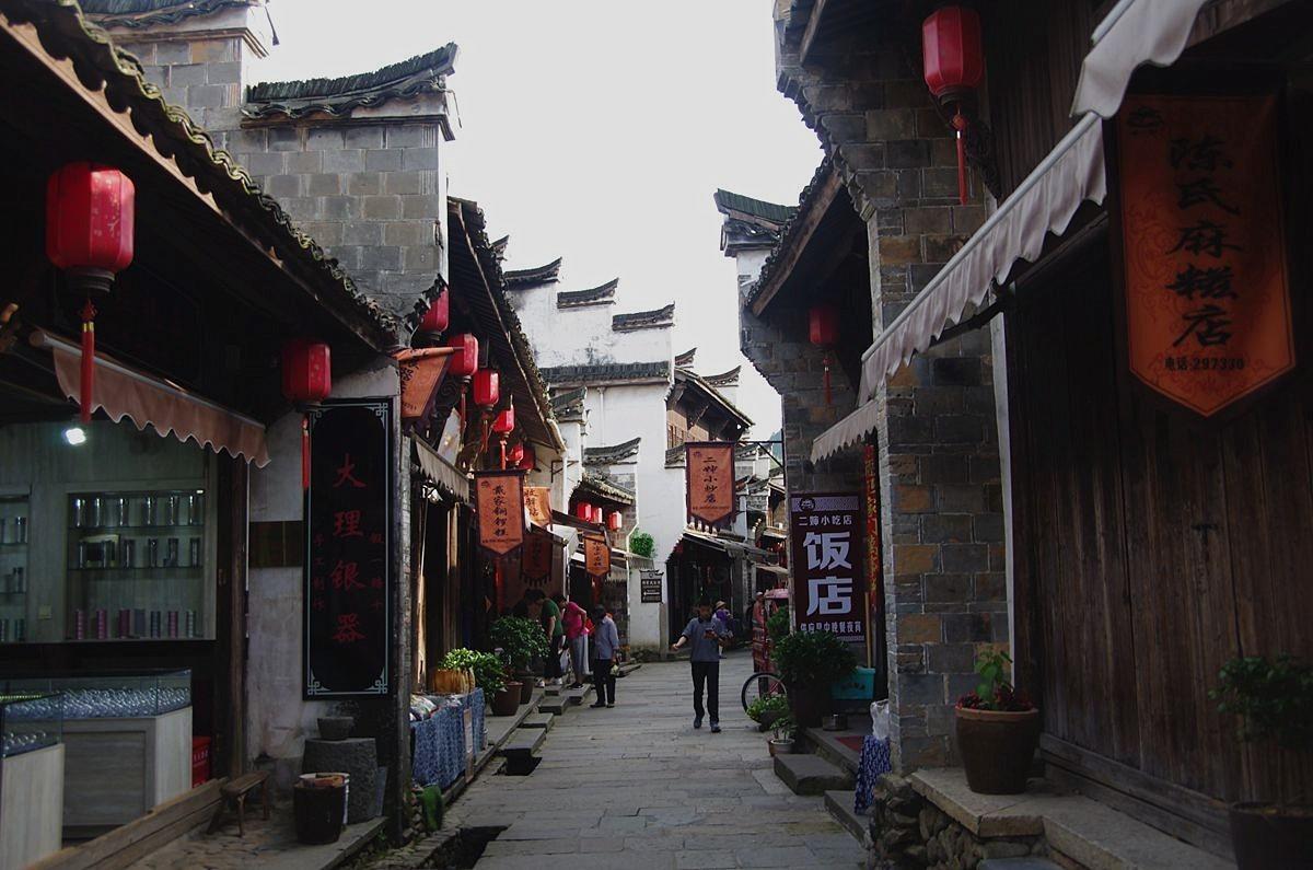 男生对女生说，本来想给你买面包，想想还是算了，搞得我像什么，然后女生说男朋友？这女的是什么意思？游戏画面